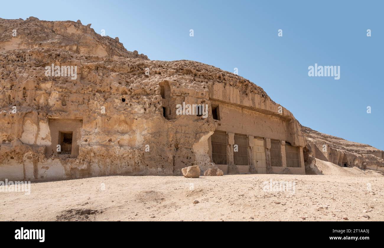 La cappella scavata nella roccia della regina Hatshepsut «Speos Artemidos», nota come Stabl Antar, Medio Egitto Foto Stock