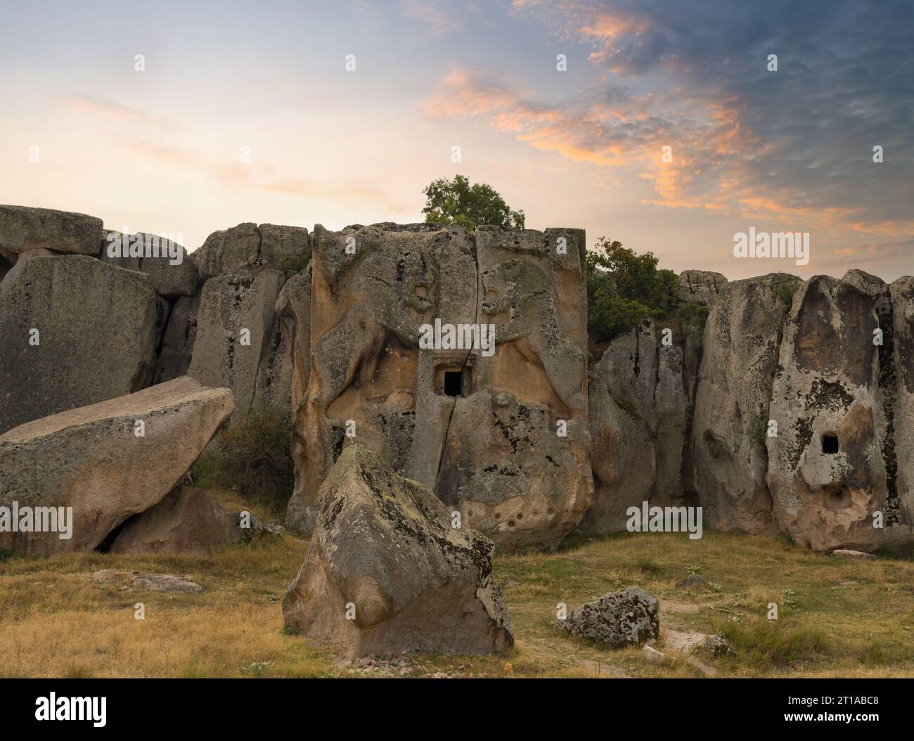 Aslantas (pietra del leone) monumento sepolcrale nella valle frigia. Antica valle frigia (Frigia, Gordion). Afyonkarahisar, Turchia Foto Stock