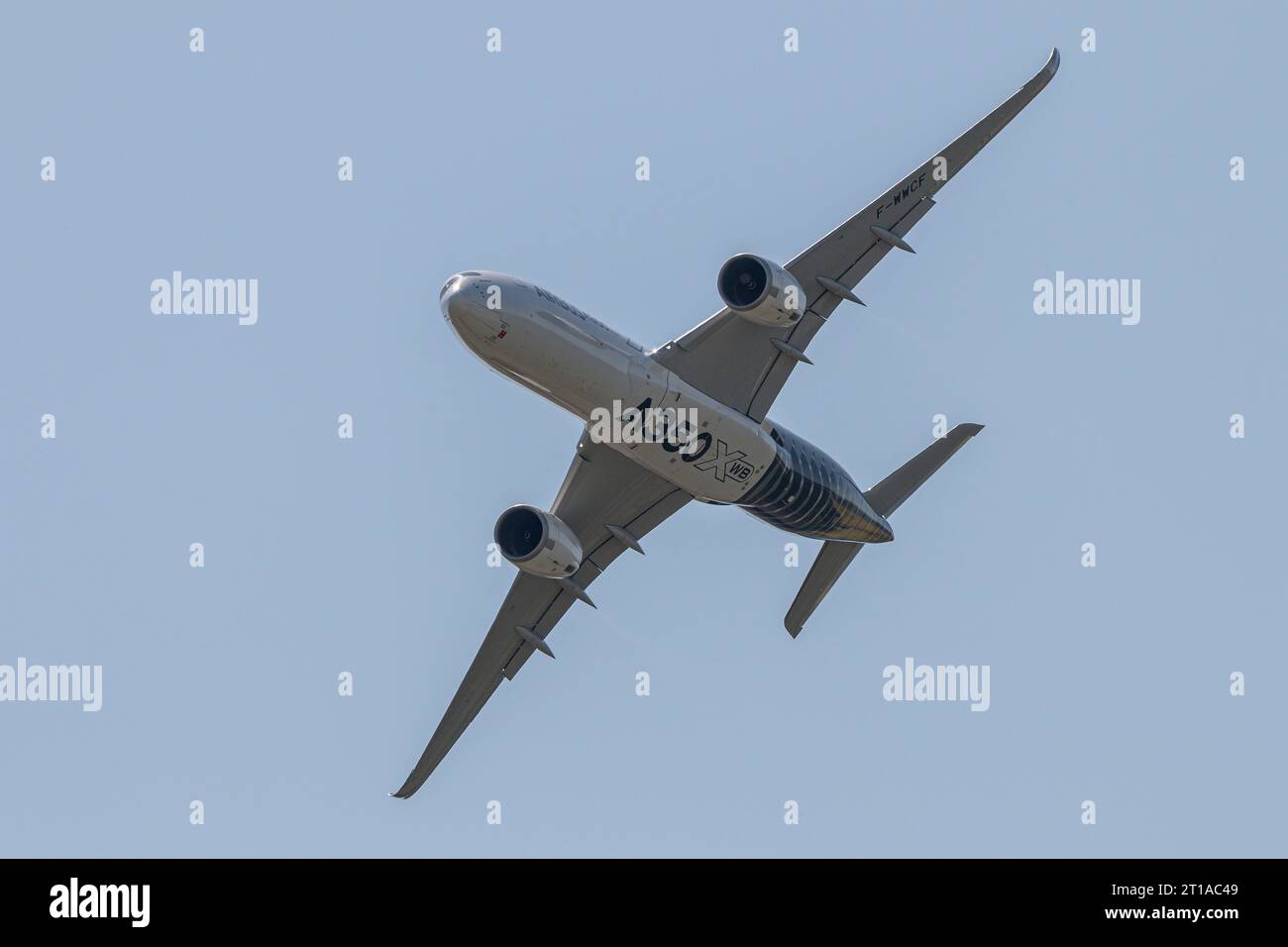 Nuovo aereo passeggeri Airbus A350 XWB che si esibisce al Berlin ILA Air Show di Berlino Foto Stock