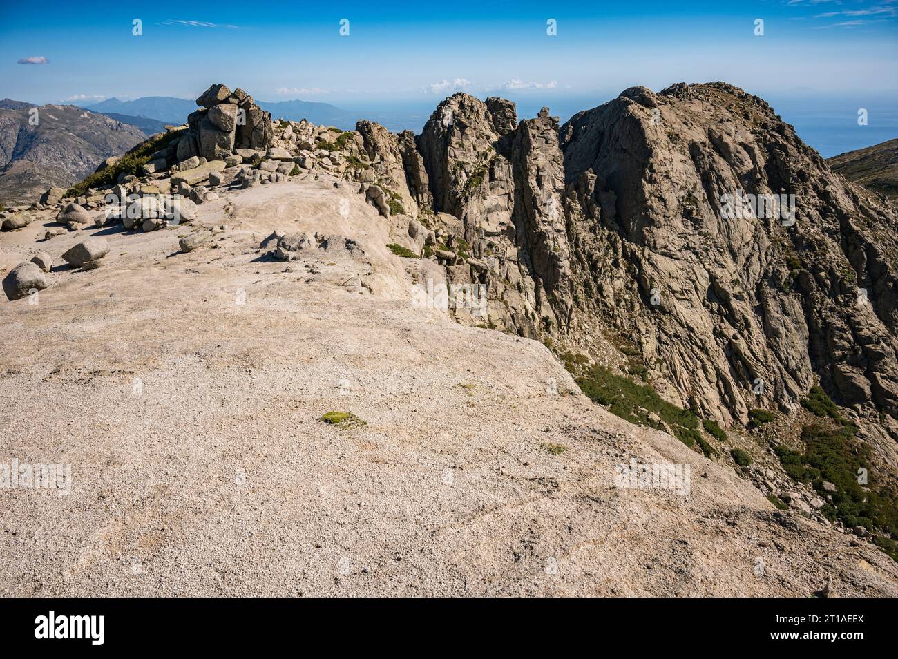 Punta Scarachiana (2129 m) da Monte Incudine, variante GR20 tra i Croci e Asinau, Corsica, Francia Foto Stock