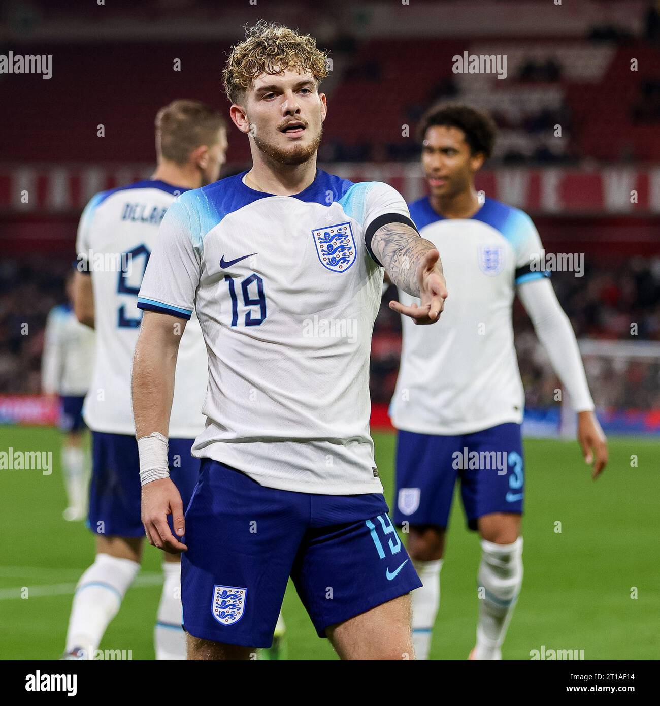 Nottingham, Regno Unito. 12 ottobre 2023. L'inglese Harvey Elliott celebra il suo gol durante la partita di qualificazione UEFA U-21 EURO 2025 tra Inghilterra U-21 e Serbia U-21 al City Ground di Nottingham, Inghilterra, il 12 ottobre 2023. Foto di Stuart Leggett. Solo per uso editoriale, licenza necessaria per uso commerciale. Nessun utilizzo in scommesse, giochi o pubblicazioni di un singolo club/campionato/giocatore. Credito: UK Sports Pics Ltd/Alamy Live News Foto Stock