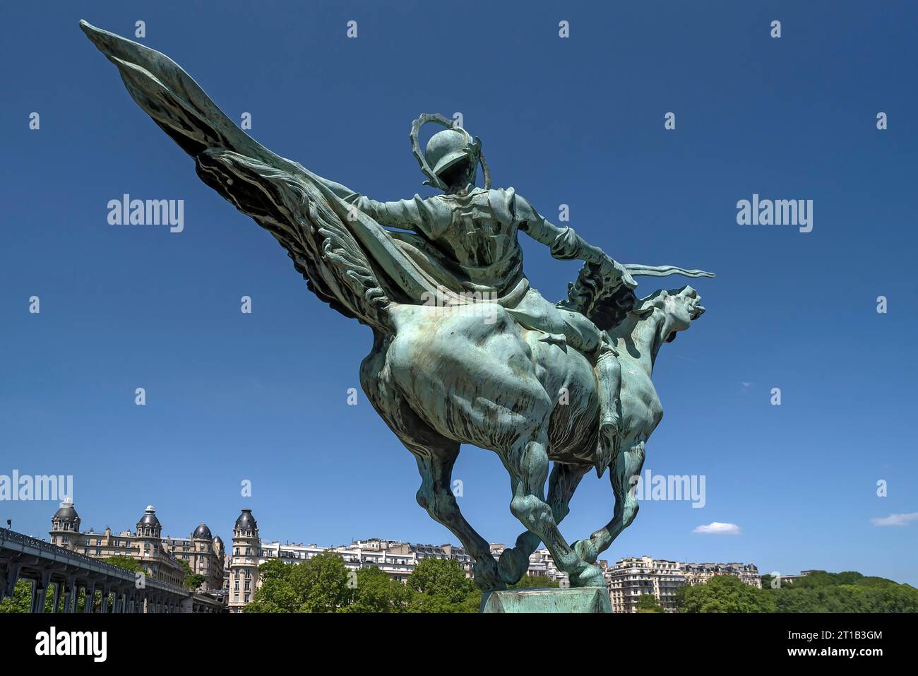Statua di Giovanna d'Arco sul Pont Bir Hakeim, Parigi, Francia Foto Stock
