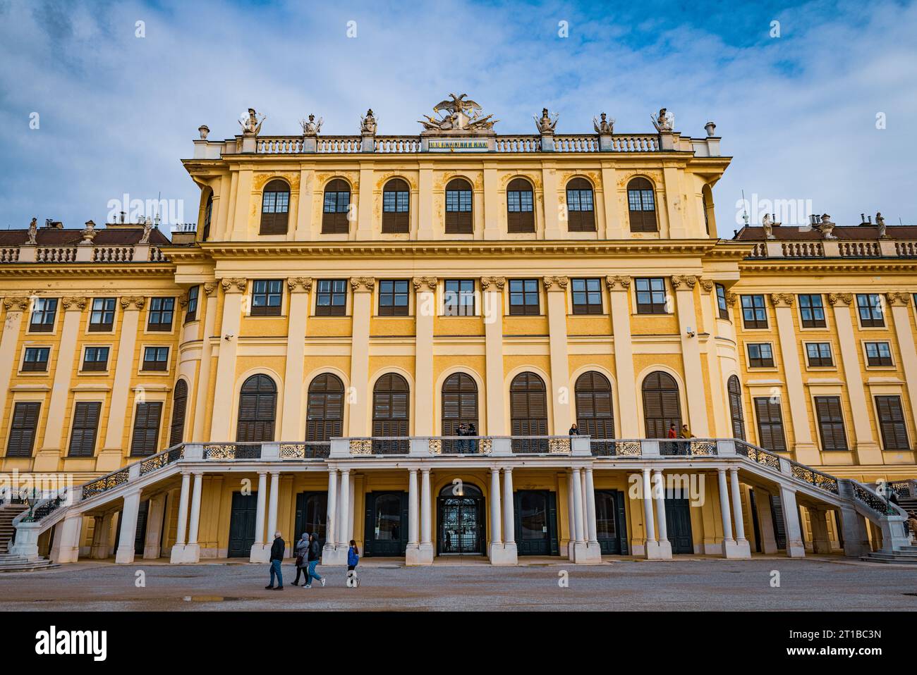 Il Palazzo Schonbrunn di Vienna, Austria, con la sua grandiosità e il suo significato storico Foto Stock