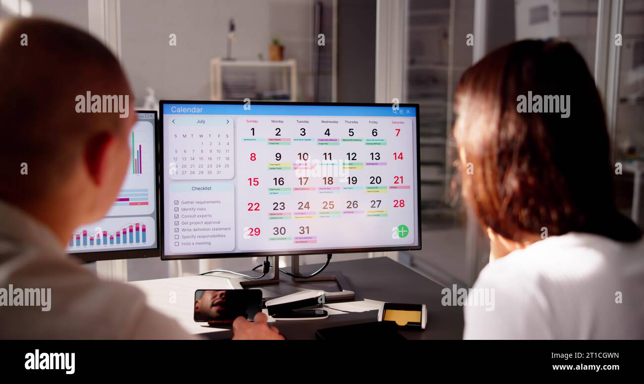 Visualizzazione dell'agenda settimanale del calendario sullo schermo del computer Foto Stock