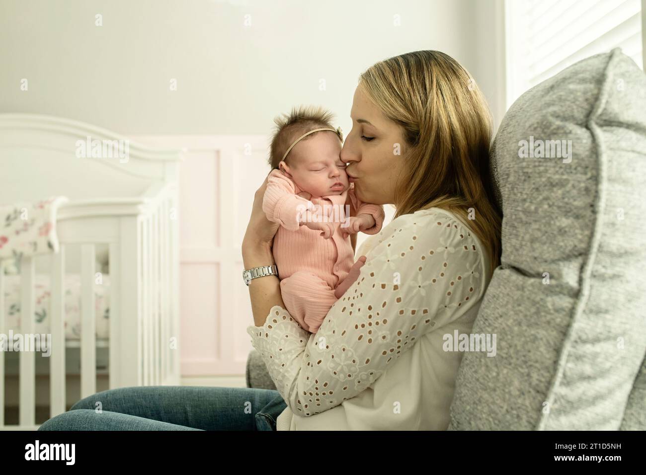 Vestiti per neonati prematuri immagini e fotografie stock ad alta  risoluzione - Alamy