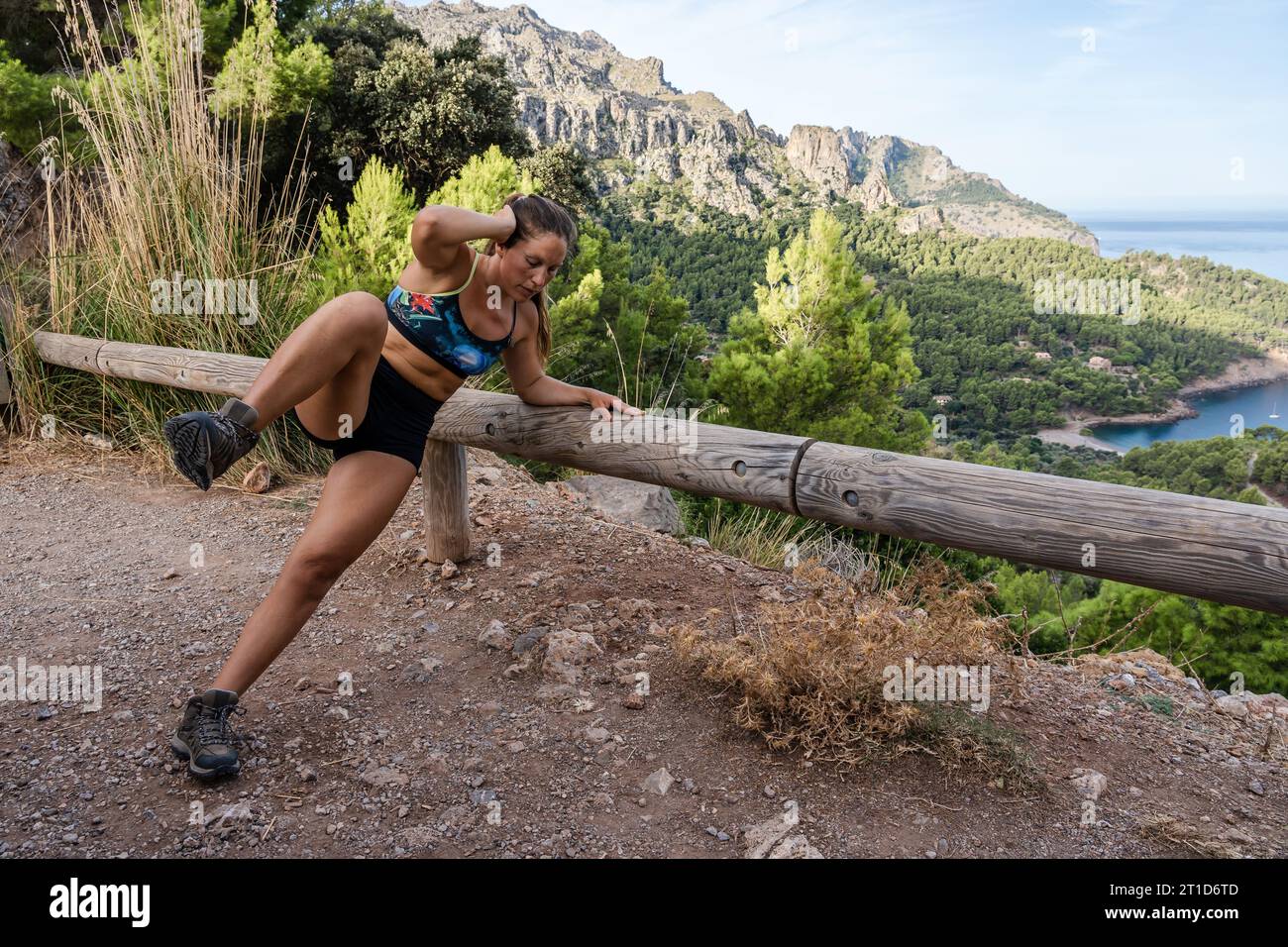 Palestra femminile all'aperto la mattina. Foto Stock