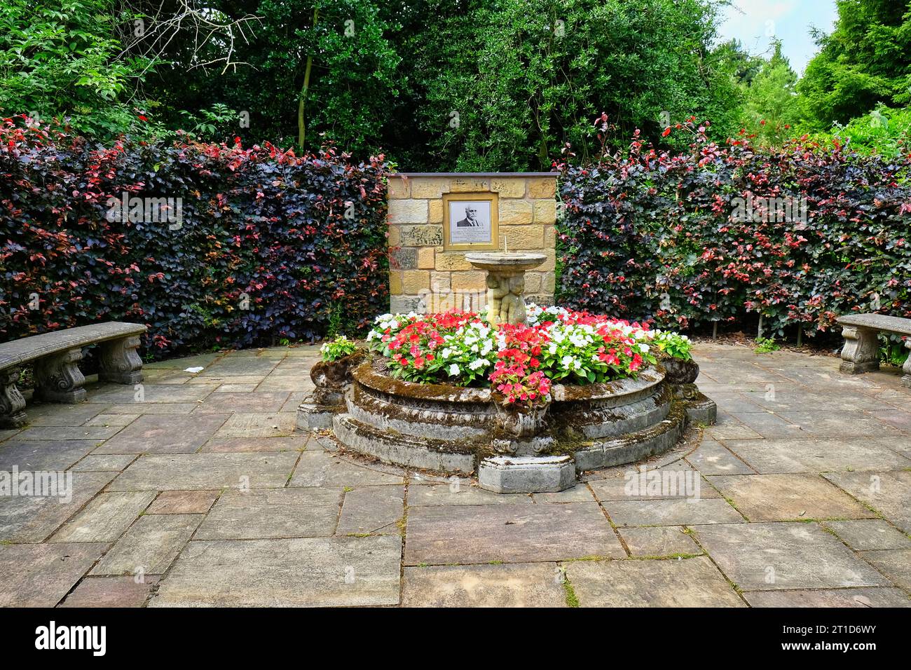 Giardino commemorativo di George Mottershead, fondatore dello zoo di Chester, Regno Unito. Foto Stock