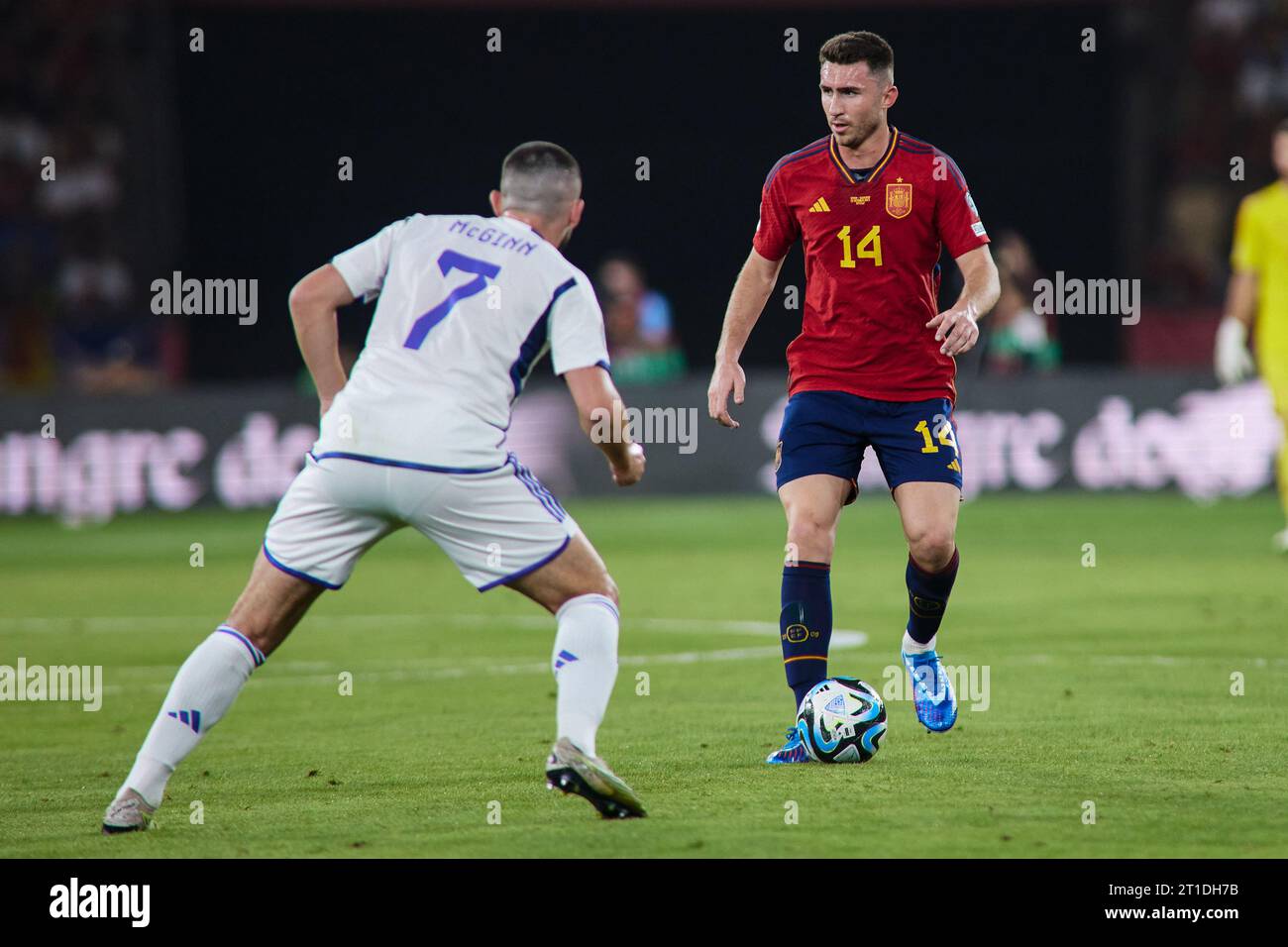 Aymeric Laporte di Spagna durante la UEFA EURO 2024, la partita di calcio del gruppo europeo A tra Spagna e Scozia il 12 ottobre 2023 allo stadio la Cartuja di Siviglia, Spagna Foto Stock