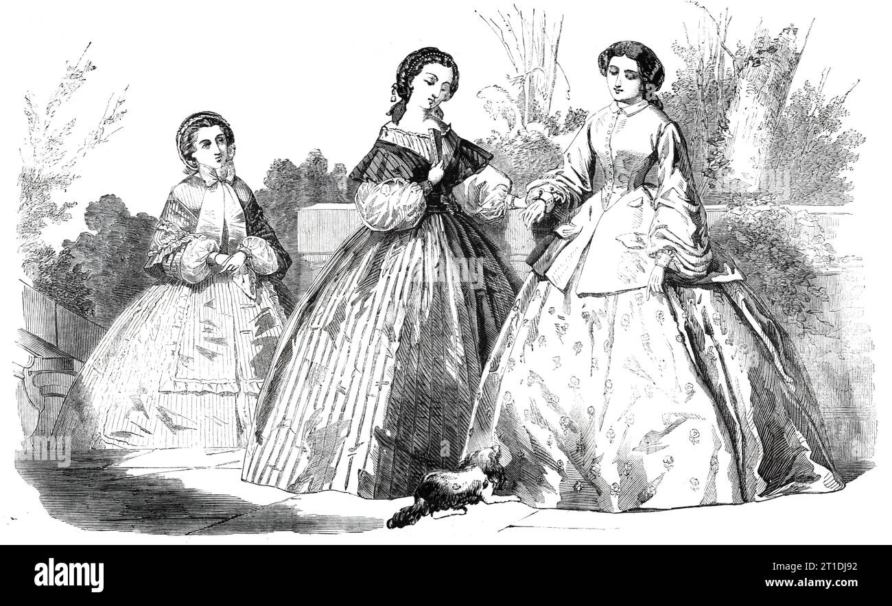 Paris Fashions per luglio 1860. «1. Abito da passeggio. Abito in seta a righe grigio chiaro... sciarpa mantella dello stesso materiale dell'abito, rifinita con un piccolo bordo svasato. Colletto e maniche in mussola...2. Vestitevi per una festa serale...anche di seta, ma di colore azzurro e a collo basso per quanto riguarda il corsage...la chemisette stessa è intrecciata e delimitata da un inserimento di pizzi Valenciennes...il copricapo è composto da una fila di perline di getti, terminati da archi di seta corrispondenti al colore dell'abito. 3) vestito per una Young Lady. La gonna di questo comodo abito è in piqu&#xe9;, con un terreno bianco Foto Stock