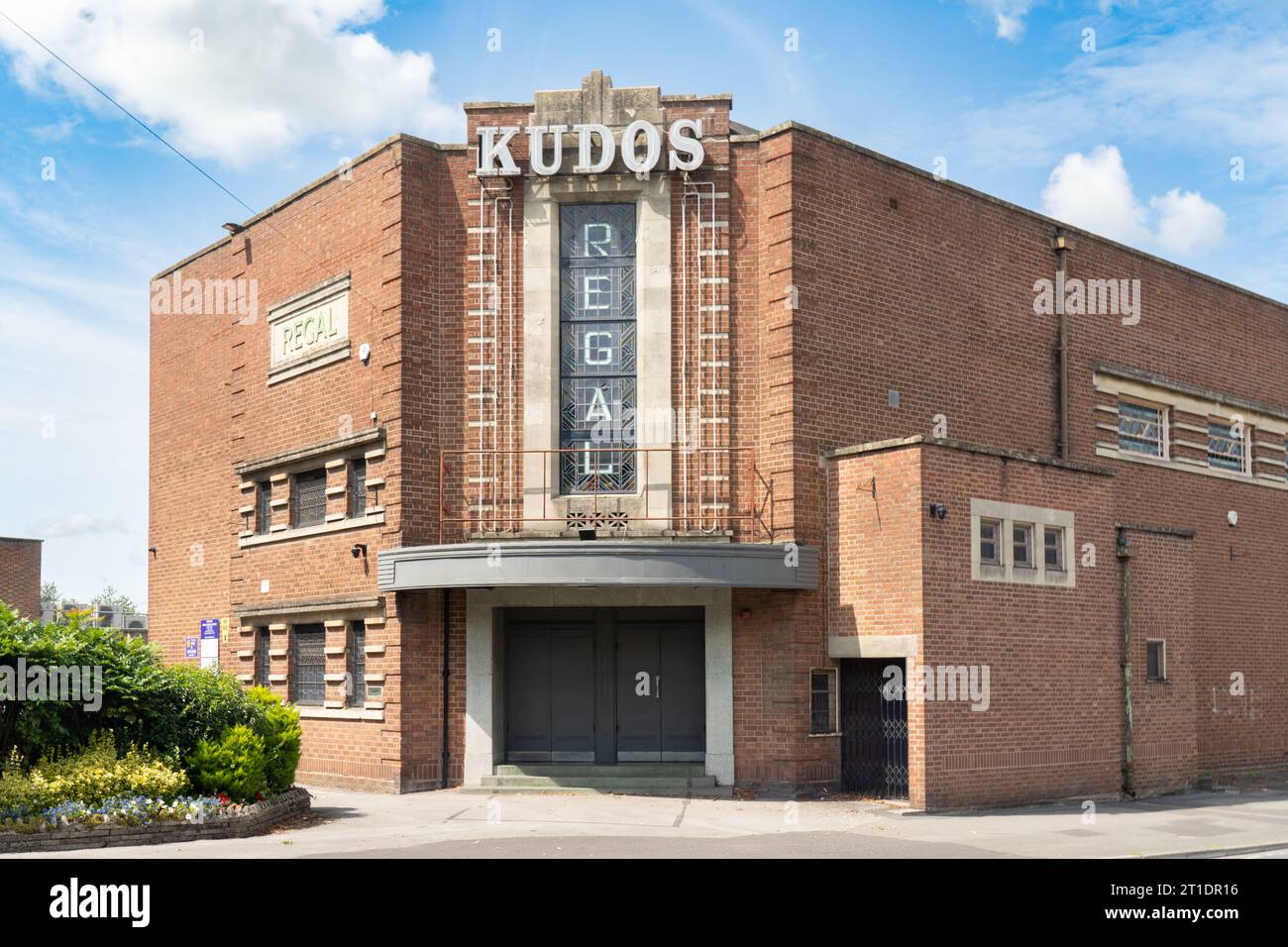 Il vecchio Regal Cinema (ora il nightclub Kudos) a Wells, Inghilterra Occidentale. Data foto: Venerdì 21 luglio 2023. Foto: Richard Gray/Alamy Foto Stock