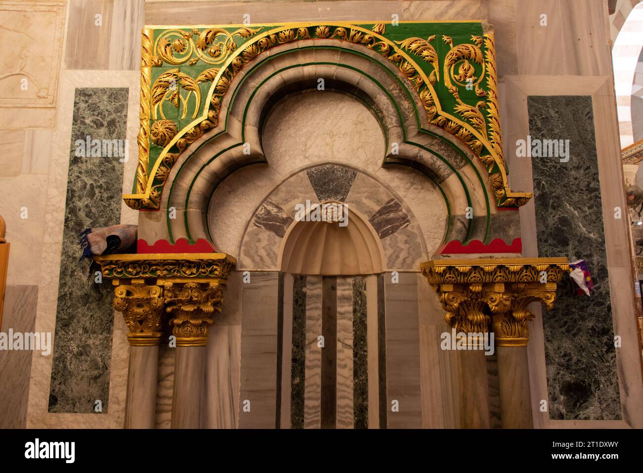 Mihrab di Zaccaria nella Moschea di Aqsa della città vecchia di Gerusalemme. Il luogo in cui il profeta pregava Foto Stock