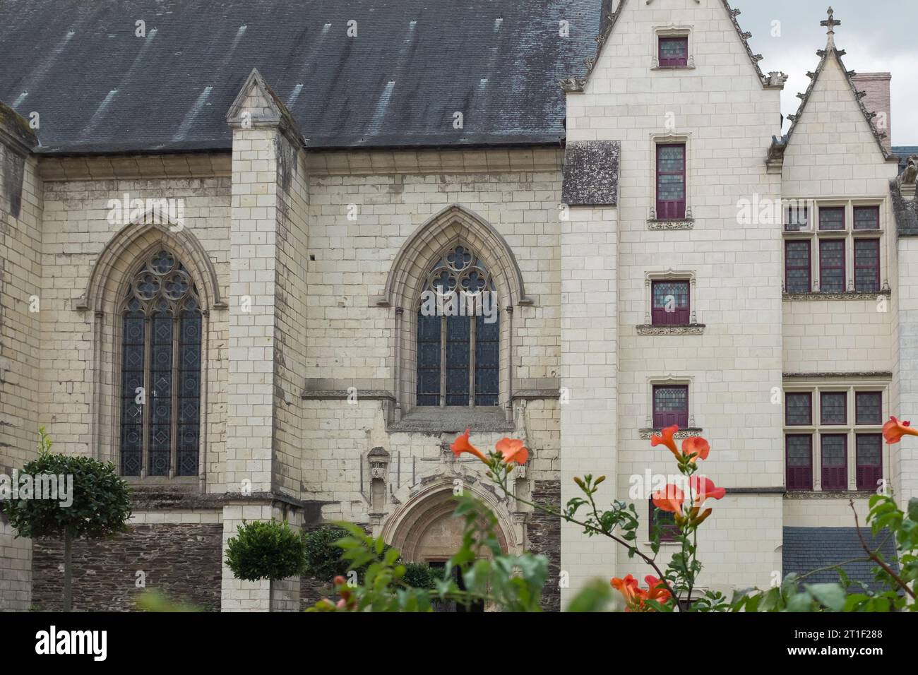 Angers, Francia, 2023. Al Château d'Angers, gli alloggi reali del XV secolo e la Cappella dedicata a San Giovanni Battista Foto Stock