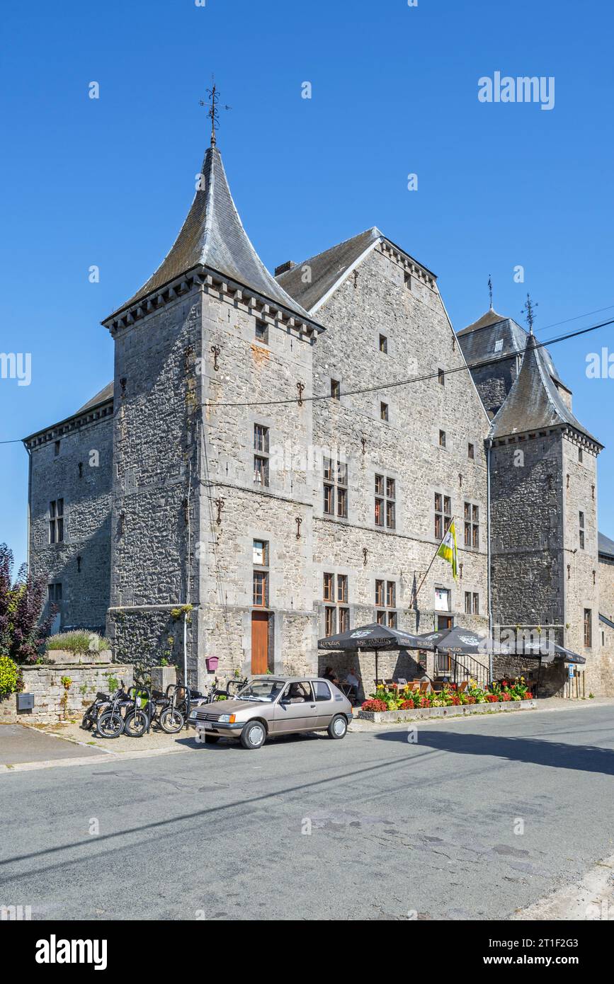 Avouerie d'Anthisnes del XVII secolo, ora museo della birra e del Pèkèt nel villaggio di Anthisnes, provincia di Liegi, Ardenne belghe, Vallonia, Belgio Foto Stock