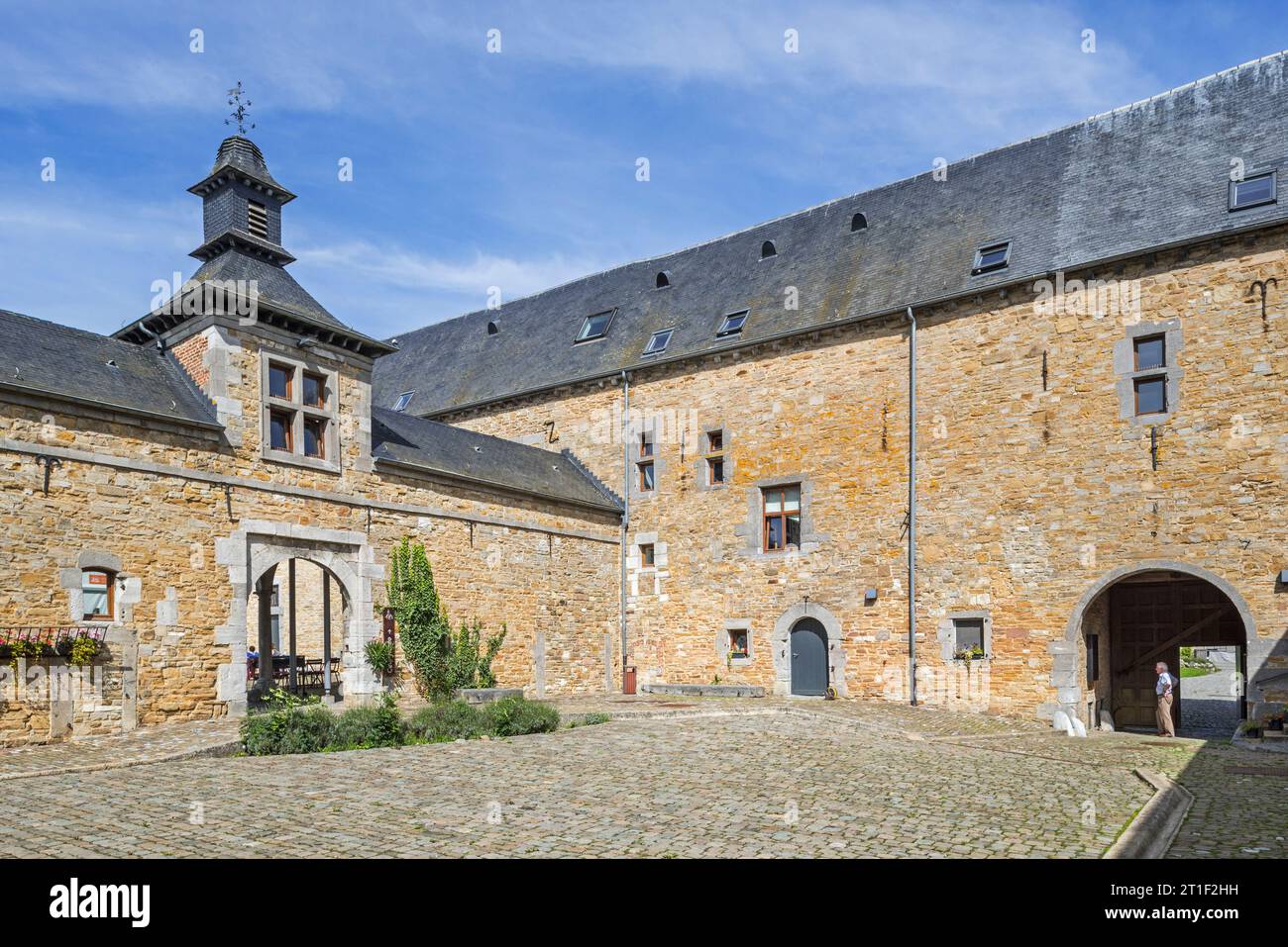 Château-ferme de Courrière, fattoria fortificata del XVII secolo a Courrière vicino Assesse, provincia di Namur, Ardenne belghe, Vallonia, Belgio Foto Stock