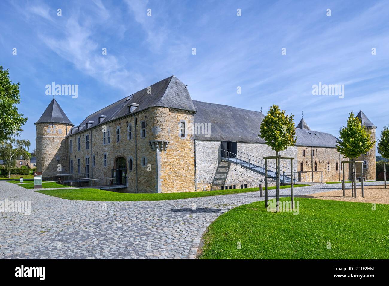 Château-ferme de Courrière, fattoria fortificata del XVII secolo a Courrière vicino Assesse, provincia di Namur, Ardenne belghe, Vallonia, Belgio Foto Stock