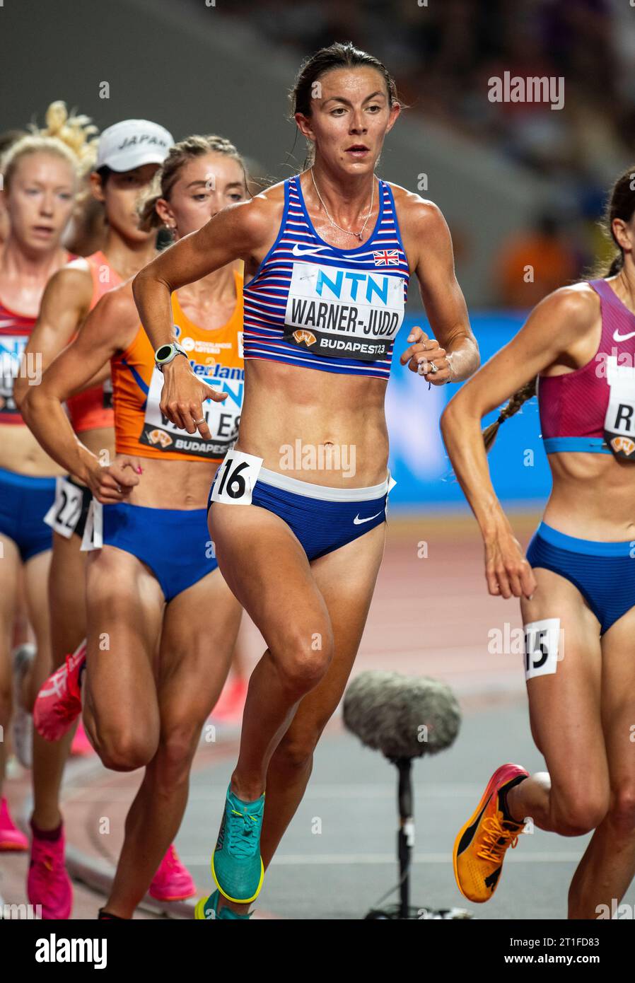 Jessica Warner-Judd, Gran Bretagna, gareggia nella finale femminile di 000 m ai Campionati del mondo di atletica leggera al National Athletics Centre di B Foto Stock