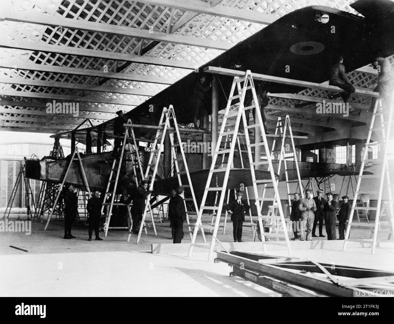 British Aircraft produzione nella prima guerra mondiale Handley Page bombardiere 0/400 in costruzione. Numero di serie F5349. Ford Junction, Sussex. Foto Stock