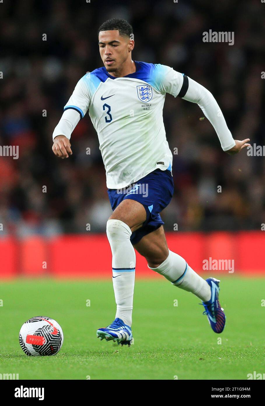 Londra, Regno Unito. 13 ottobre 2023. Levi Colwill d'Inghilterra durante la partita amichevole internazionale tra Inghilterra e Australia al Wembley Stadium il 13 ottobre 2023 a Londra, Inghilterra. (Foto di Daniel Chesterton/phcimages.com) Credit: PHC Images/Alamy Live News Foto Stock