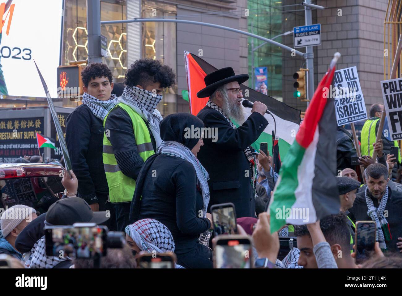 New York, New York, USA. 13 ottobre 2023. (NUOVO) attivisti pro