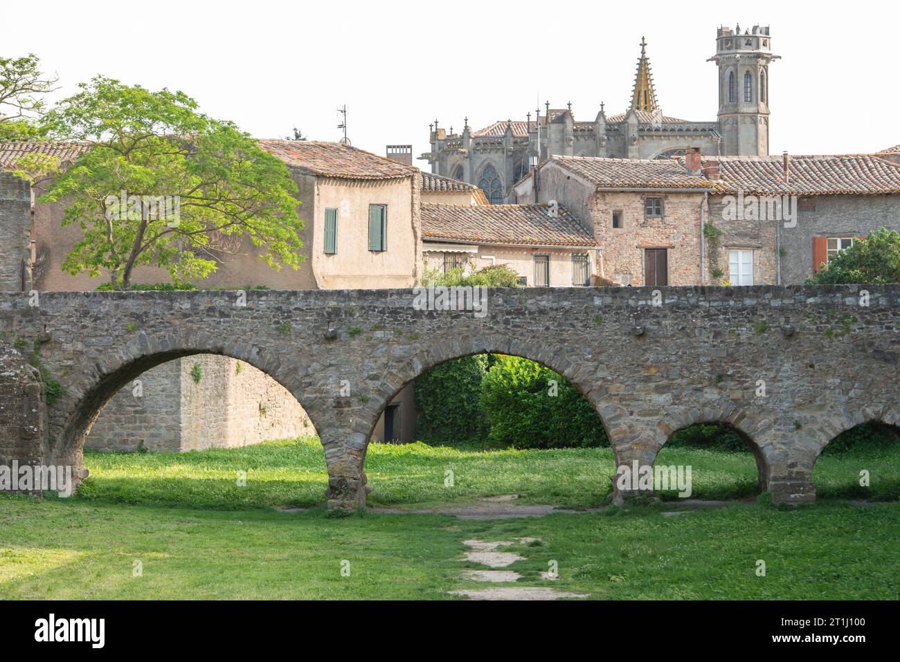 Carcassonne è una città fortificata francese nel dipartimento di Aude, regione dell'Occitania. Foto Stock