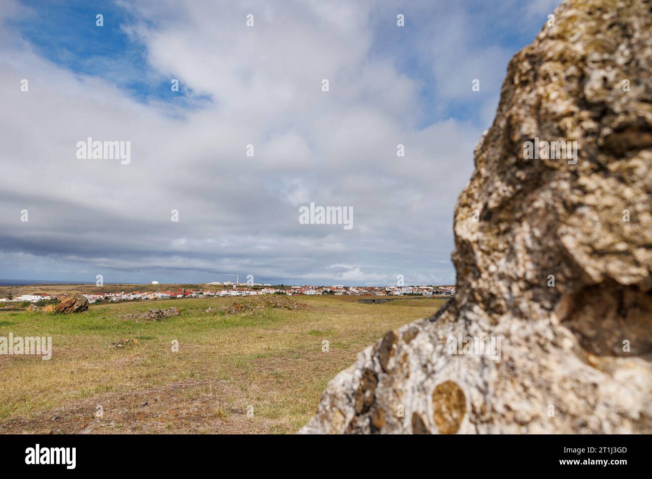 Esplora l'isola di Santa Maria, punto di riferimento di interesse geologico, rocce con fossili. Foto Stock