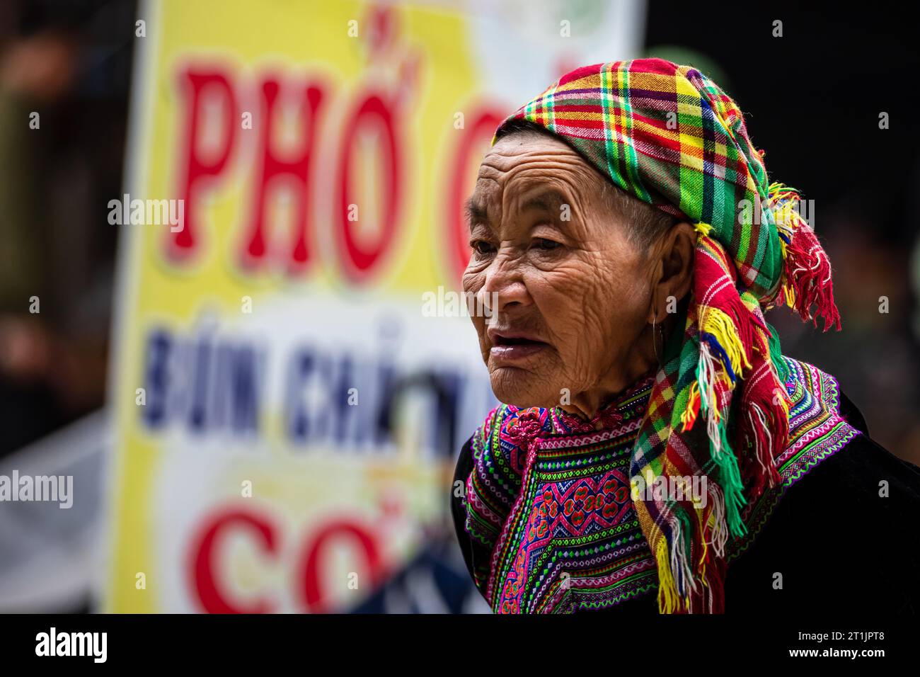 Gente del mercato Bac ha nel Vietnam del Nord Foto Stock