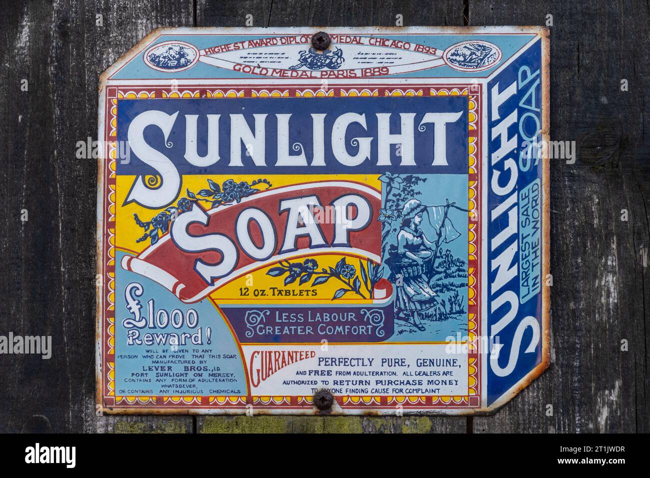 Cartello smaltato d'epoca che pubblicizza Sunlight Soap Foto Stock