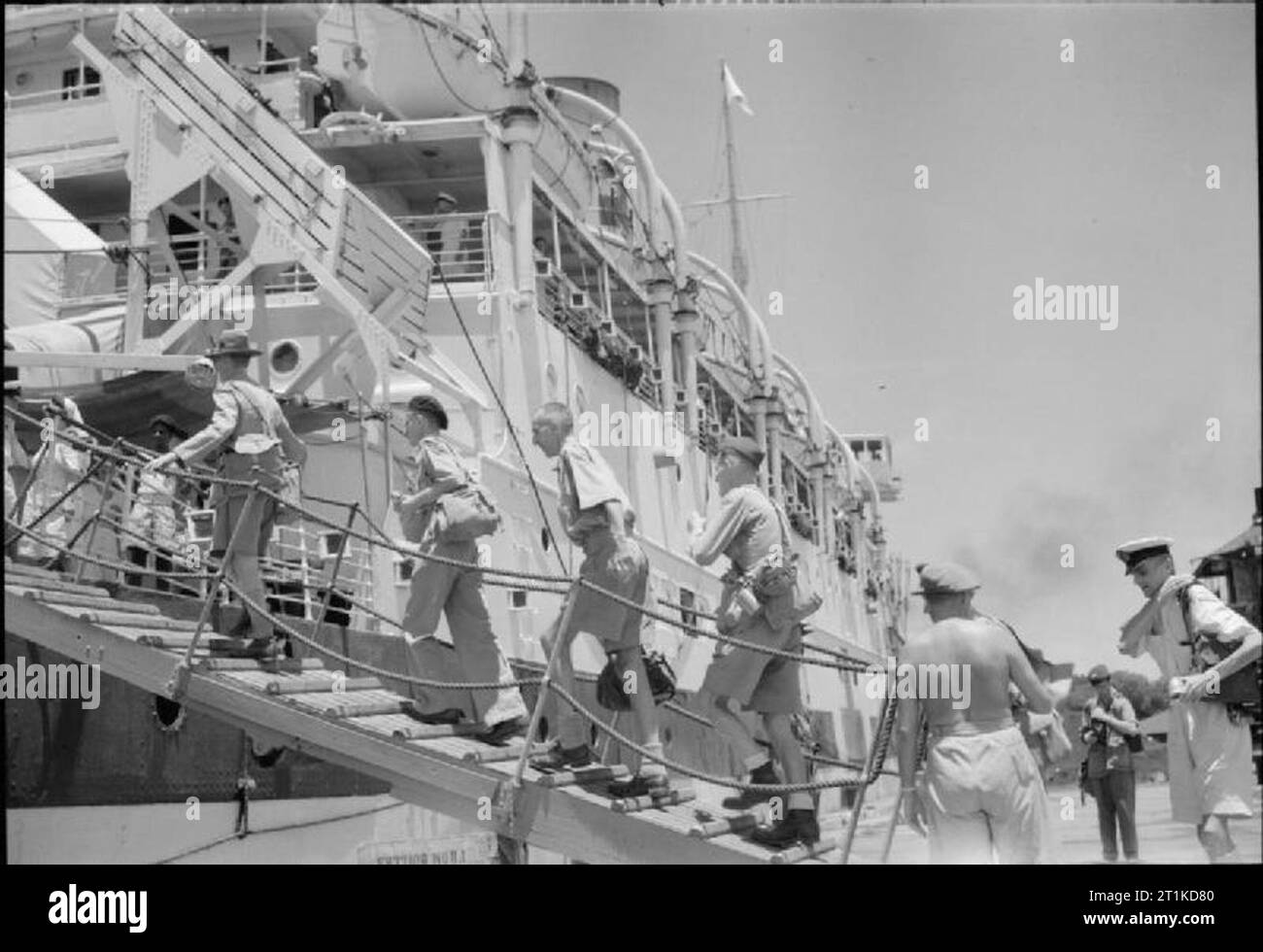 Il rilascio degli alleati per i prigionieri di guerra dalla prigione di Changi, 1945 ex prigionieri di guerra dal Changi carcere a bordo di una nave ospedale a Singapore la prima tappa del loro viaggio verso casa. Foto Stock