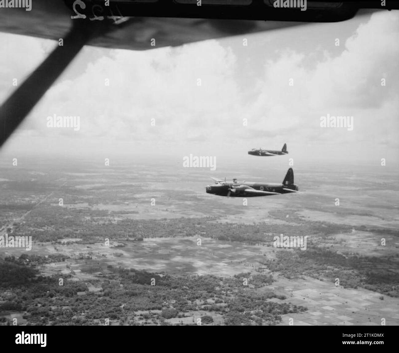 Royal Air Force operazioni in Estremo Oriente, 1941-1945. Vickers Wellington Mark Xs di n. 99 Squadron RAF a base di Jessore, India, in rotta verso il loro bersaglio in Birmania. Foto Stock