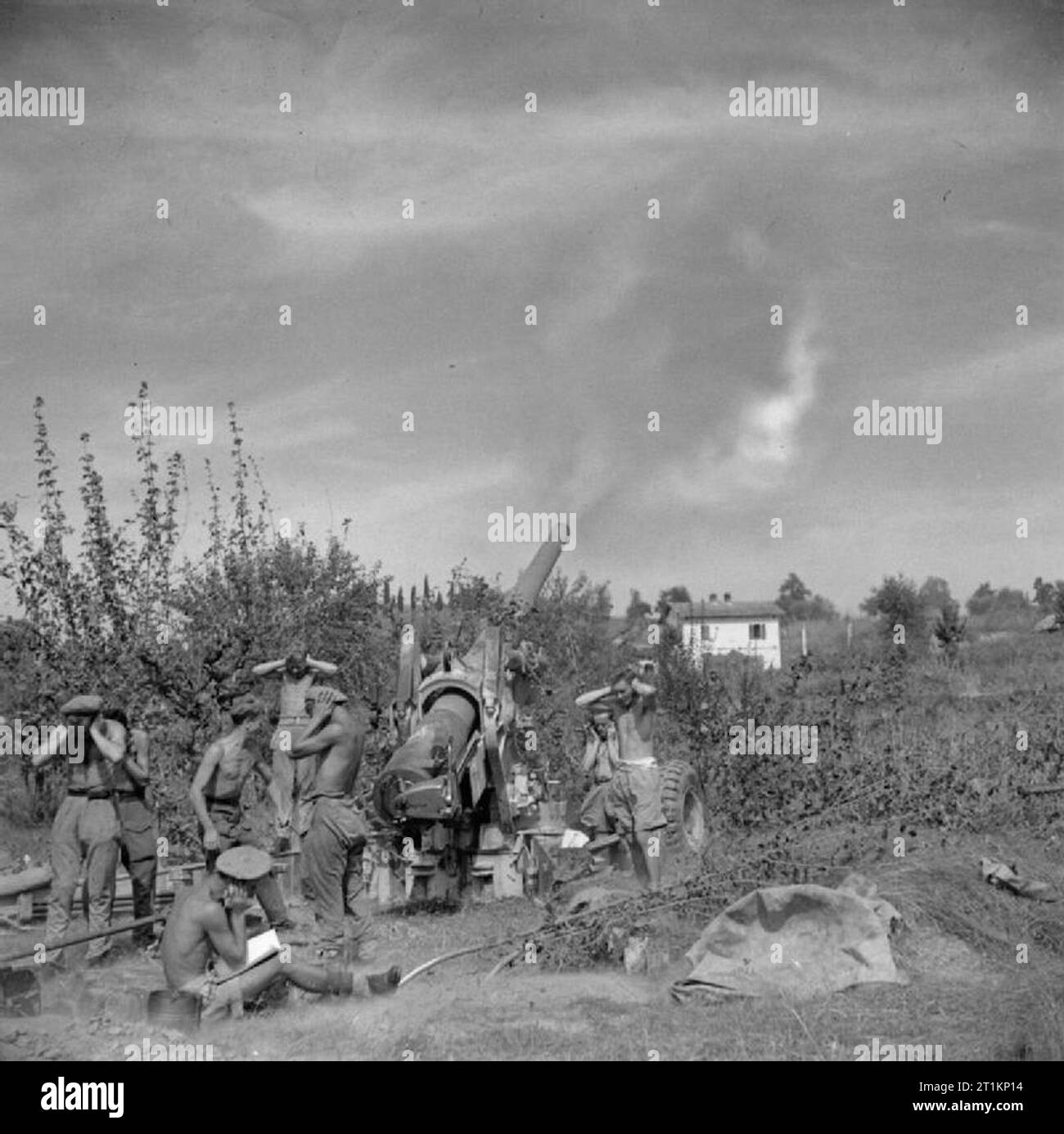 L'esercito britannico in Italia 1944 155mm fucile del settantacinquesimo reggimento pesante, Royal Artillery, in azione contro le posizioni tedesche sulla Linea Gotica, 13 settembre 1944. Foto Stock