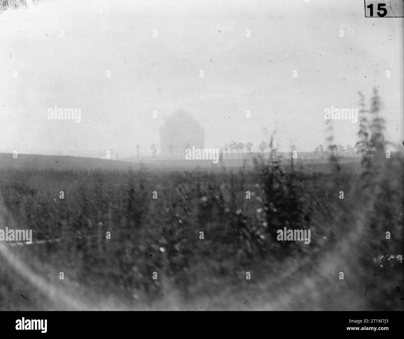 La battaglia della Somme, luglio - novembre 1916 Battaglia di Albert. Esplosione in miniera al di sotto di biancospino Ridge, di un quarto di miglio a ovest di Beaumont Hamel, 7.22. a.m, 1 luglio 1916. Questa è stata la più grande miniera della campagna; ha fatto un cratere in tedesco la linea anteriore 150 yards, lunga 100 metri e larga 80 piedi profondo. Foto Stock