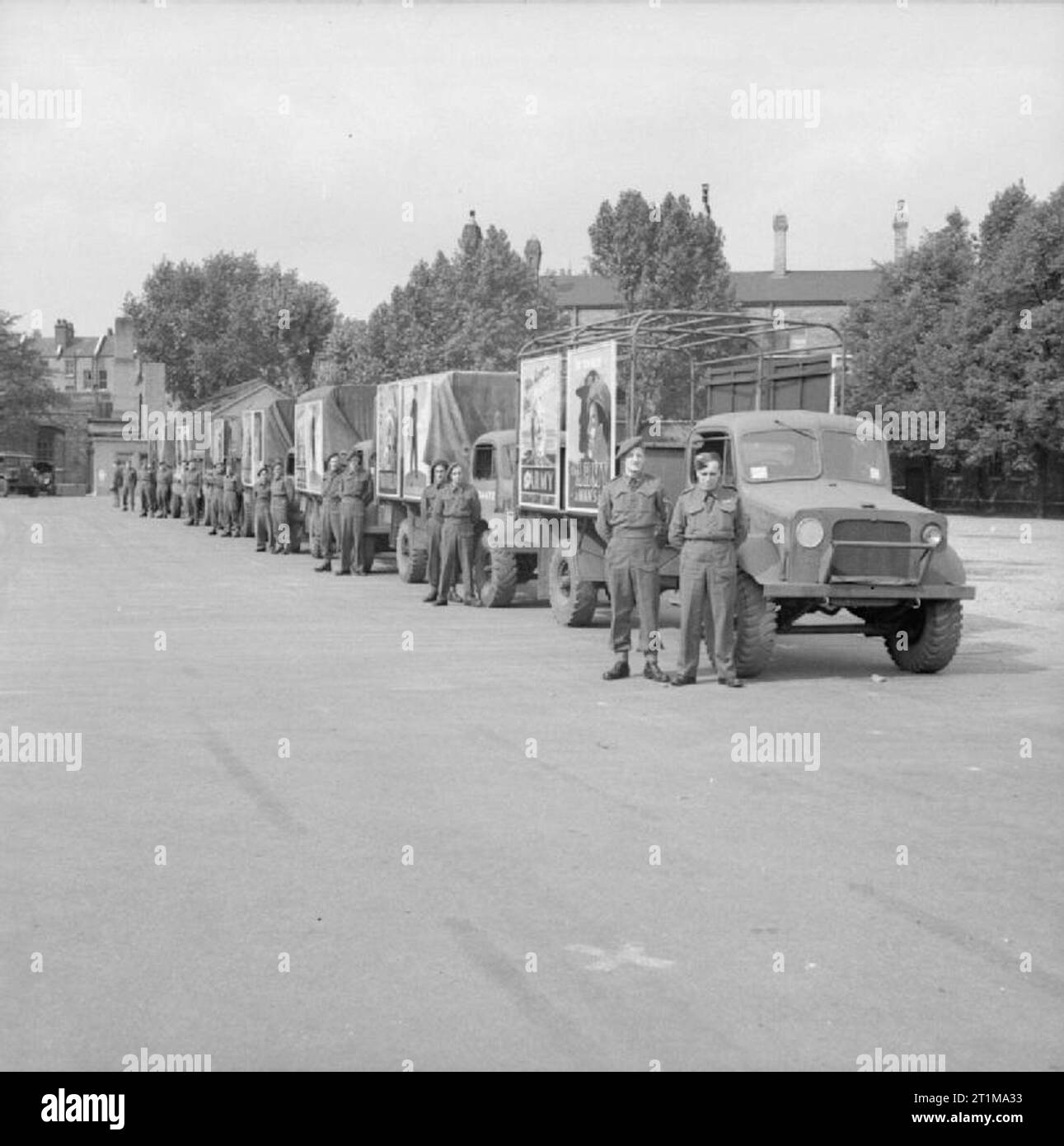 Esercito britannico campagna di reclutamento dei camion carichi di un reclutamento mobile squadra allineati al Chelsea caserma, Londra. Foto Stock