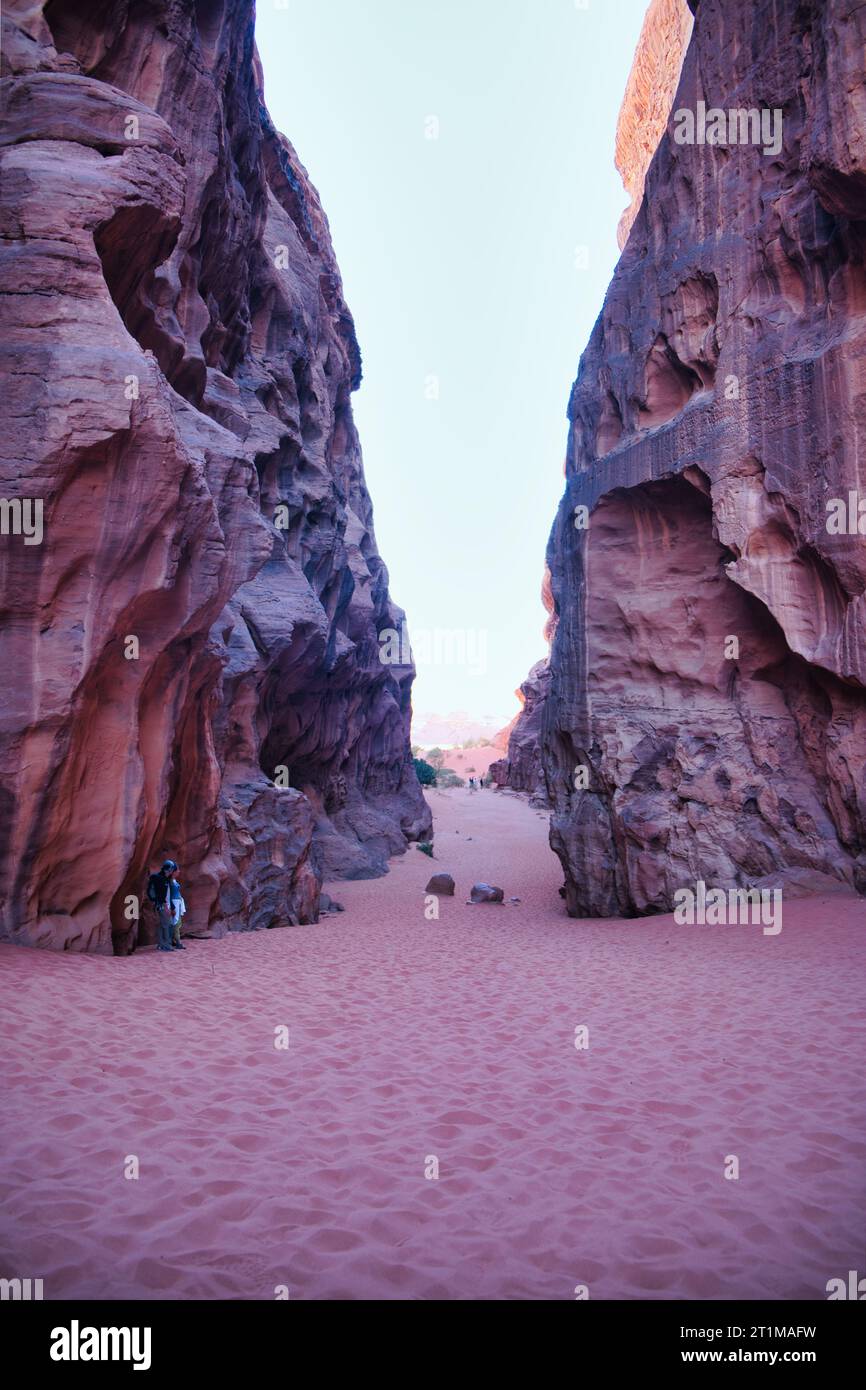 Sands and Stars: Wadi Rum Chronicles Foto Stock