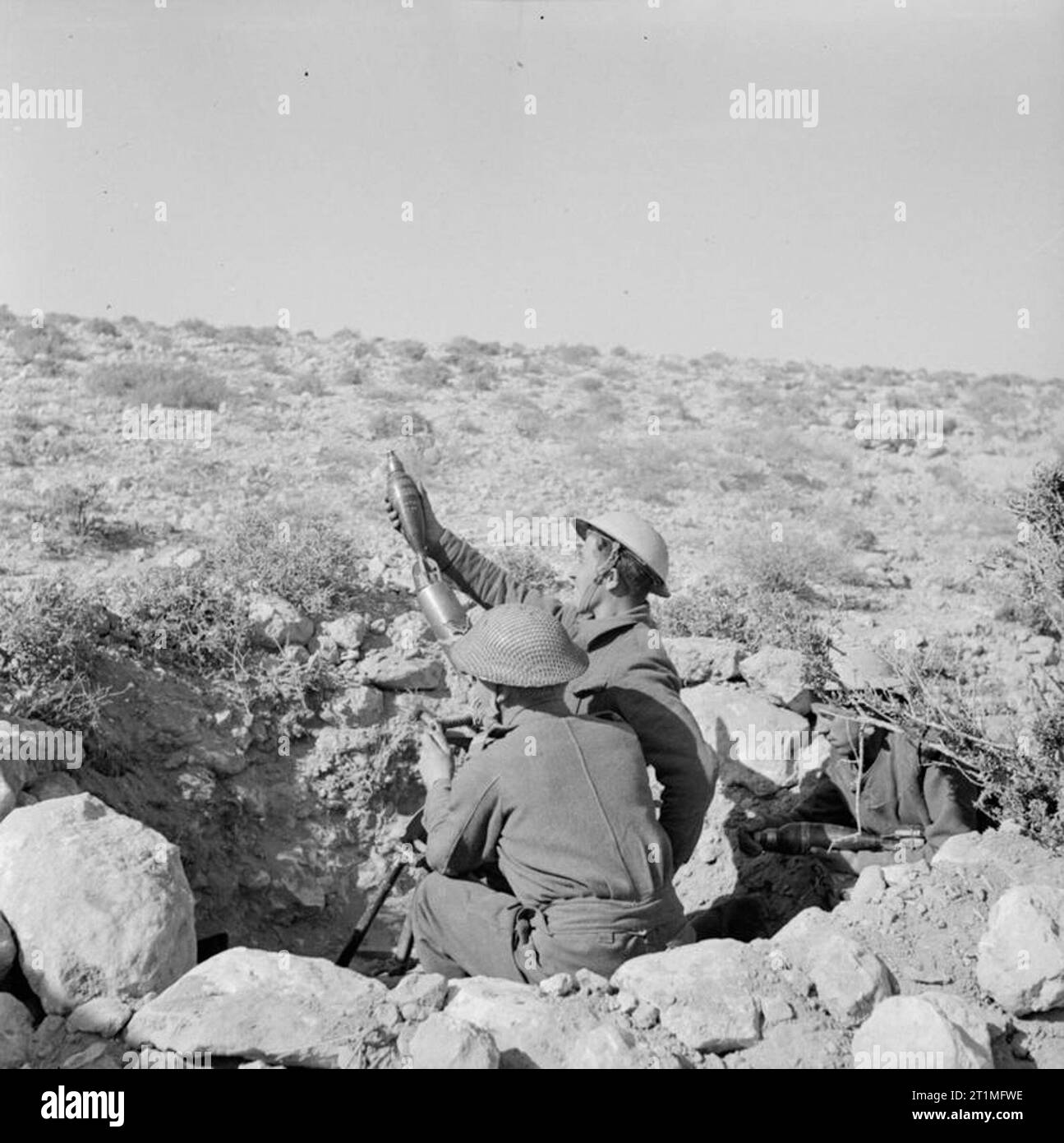 L'esercito polacco nel Deserto Occidentale della campagna 1940-1942, queste foto scattate all'estremo in avanti posizioni intorno Carmuset er Regem Karmusat (ar) Rijam zona vicino a Gazala, mostra di fanteria e unità di artiglieria del polacco indipendente fucili dei Carpazi Brigata rivolta verso il tedesco e le forze italiane. Foto Stock