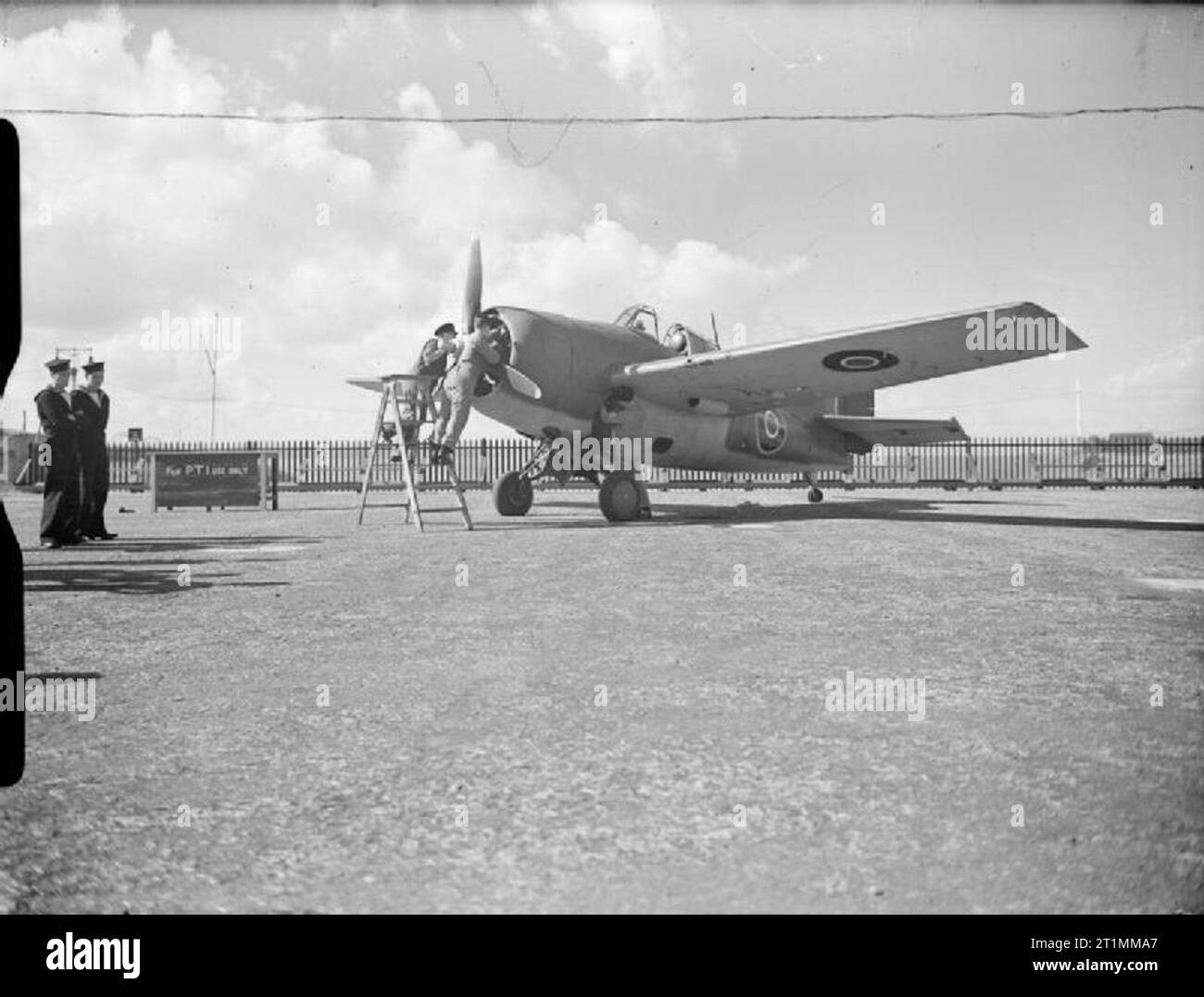 La Royal Navy durante la Seconda Guerra Mondiale la US Grumman Martlet fighter utilizzati dalla British Fleet Air Arm sul terreno a Lee on Solent Fleet Air Arm stazione. Foto Stock