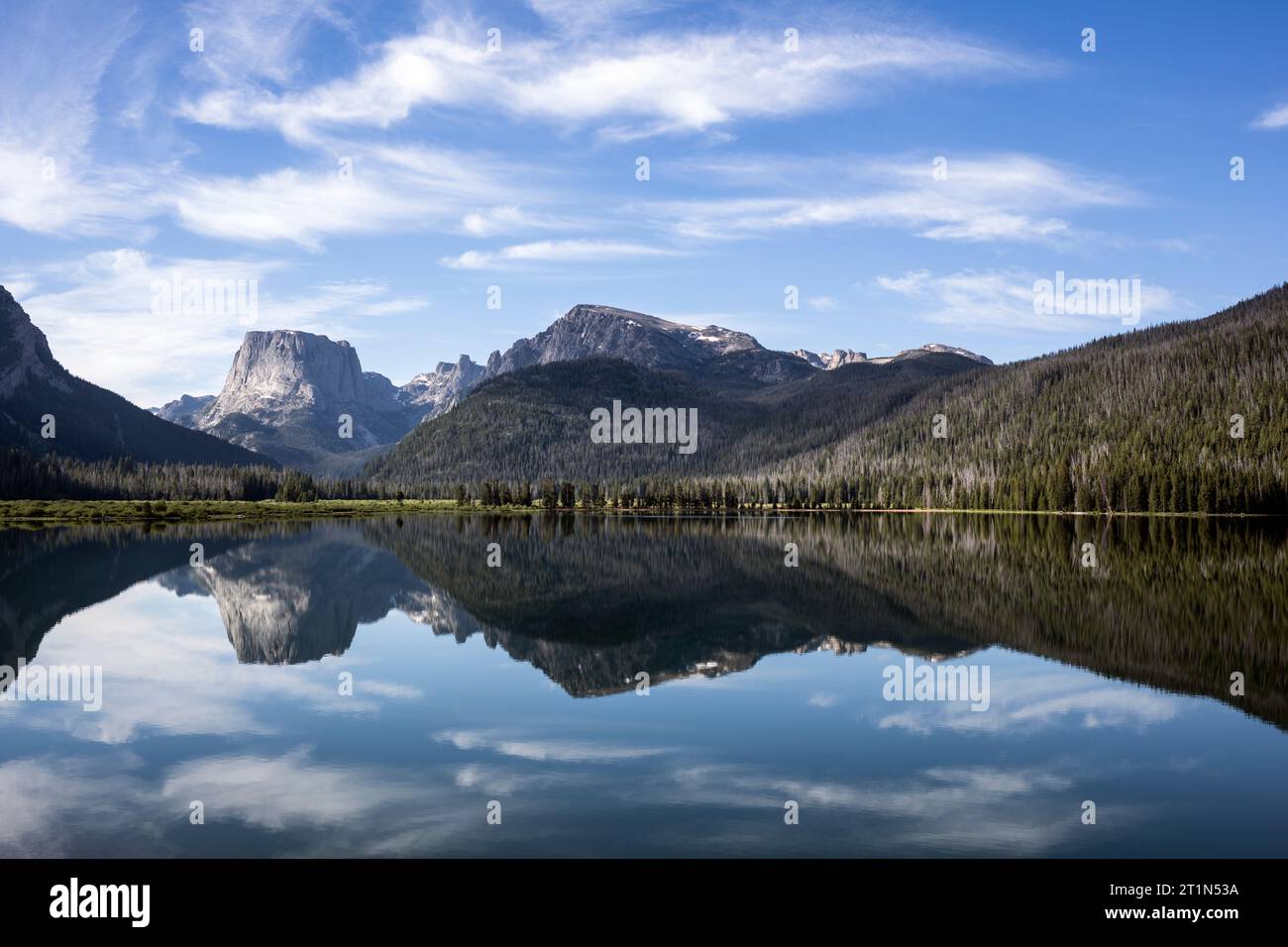 WY05404-00....WYOMING - Squaretop Mountain e Wind River Range che si riflettono nel Green River Lake lungo l'Highline Trail/Continental divide Trail, Foto Stock