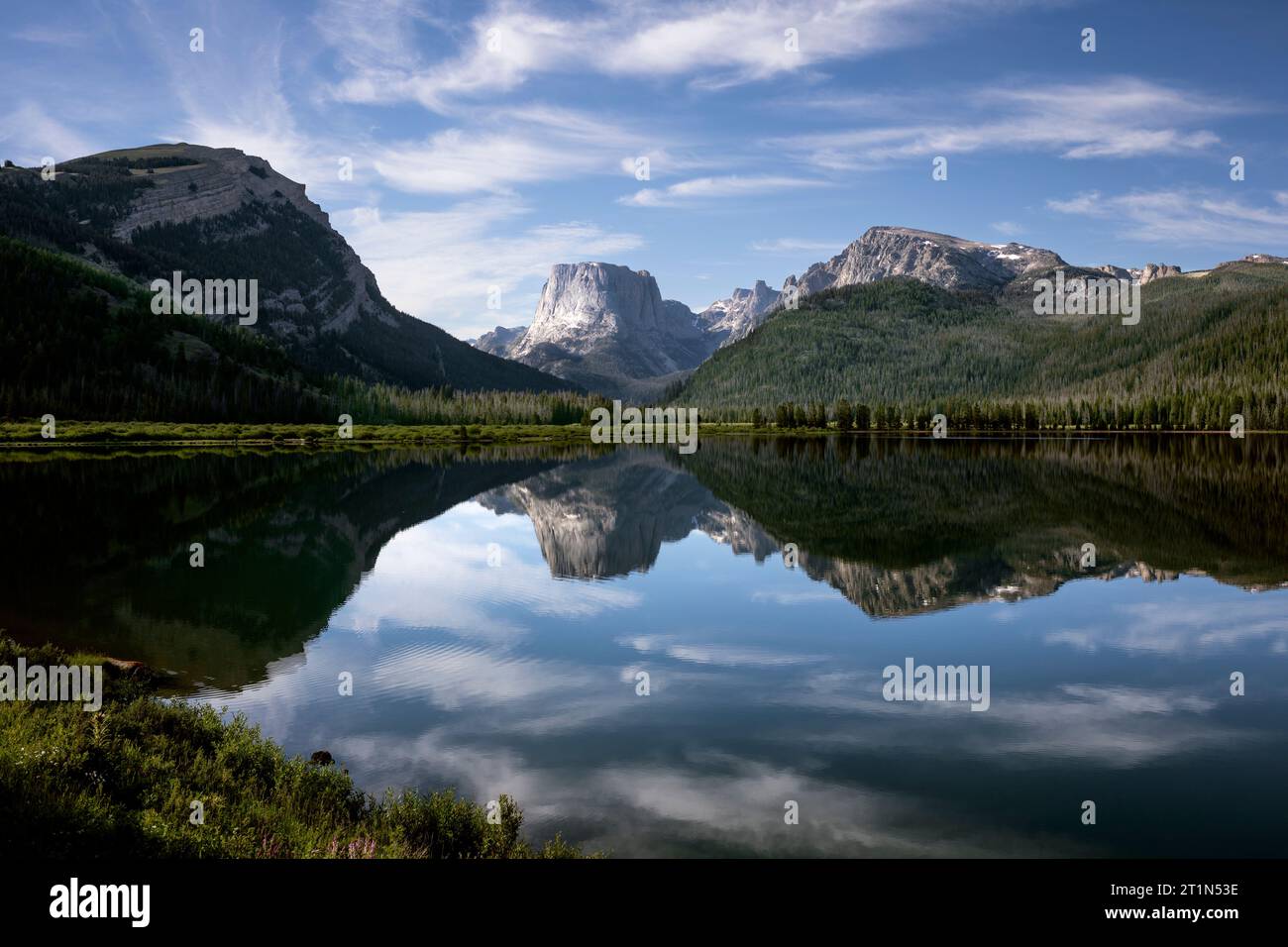 WY05406-00....WYOMING - Squaretop Mountain e Wind River Range che si riflettono nel Green River Lake lungo l'Highline Trail/Continental divide Trail, Foto Stock