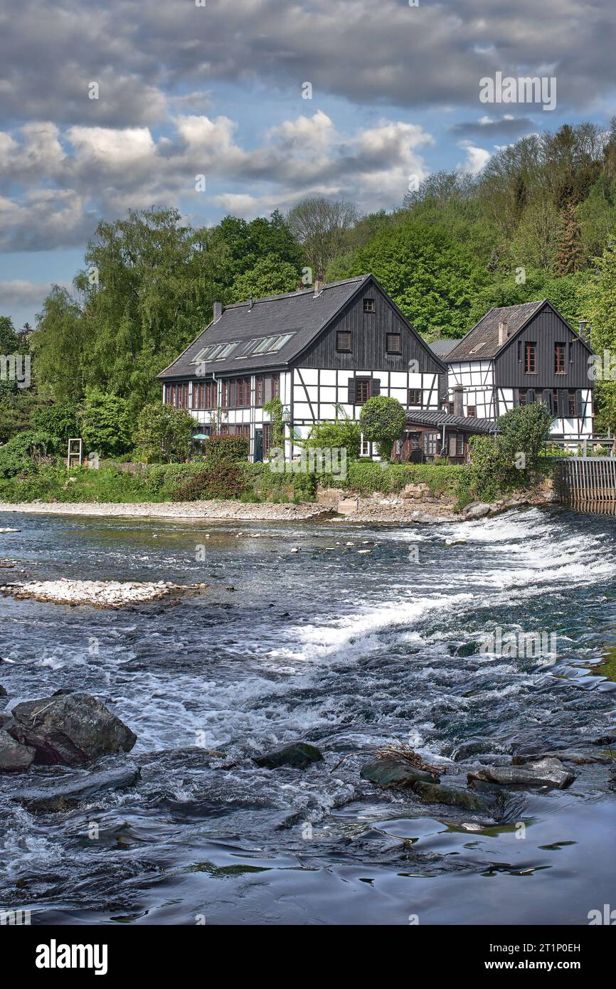 La storica casa di Grinding di nome Wipperkotten a Wipperaue presso il fiume Wupper, Bergisches Land, Renania settentrionale-Vestfalia, Germania Foto Stock