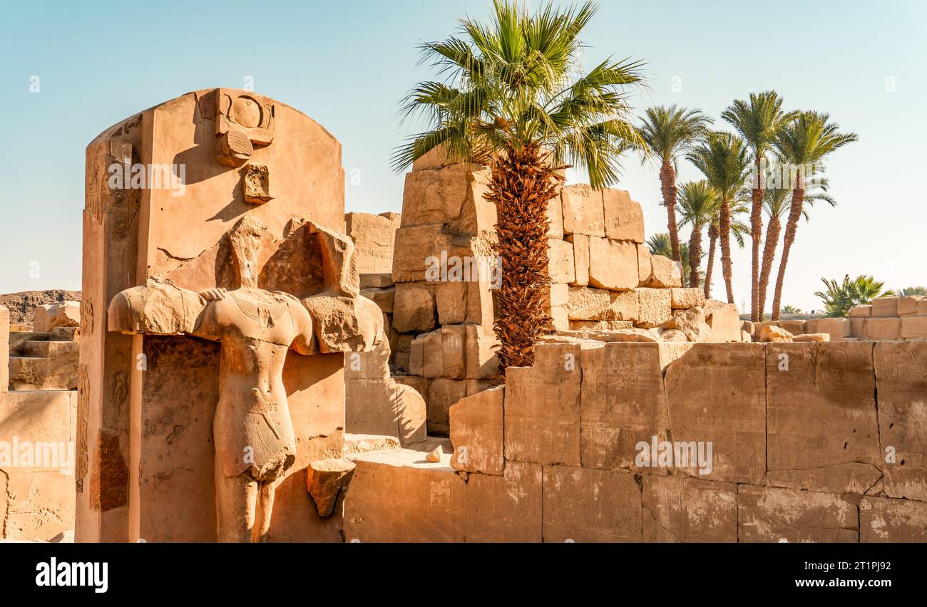 Tempio di Karnak sulle rive del Nilo a Karnak, vicino a Luxor Foto Stock