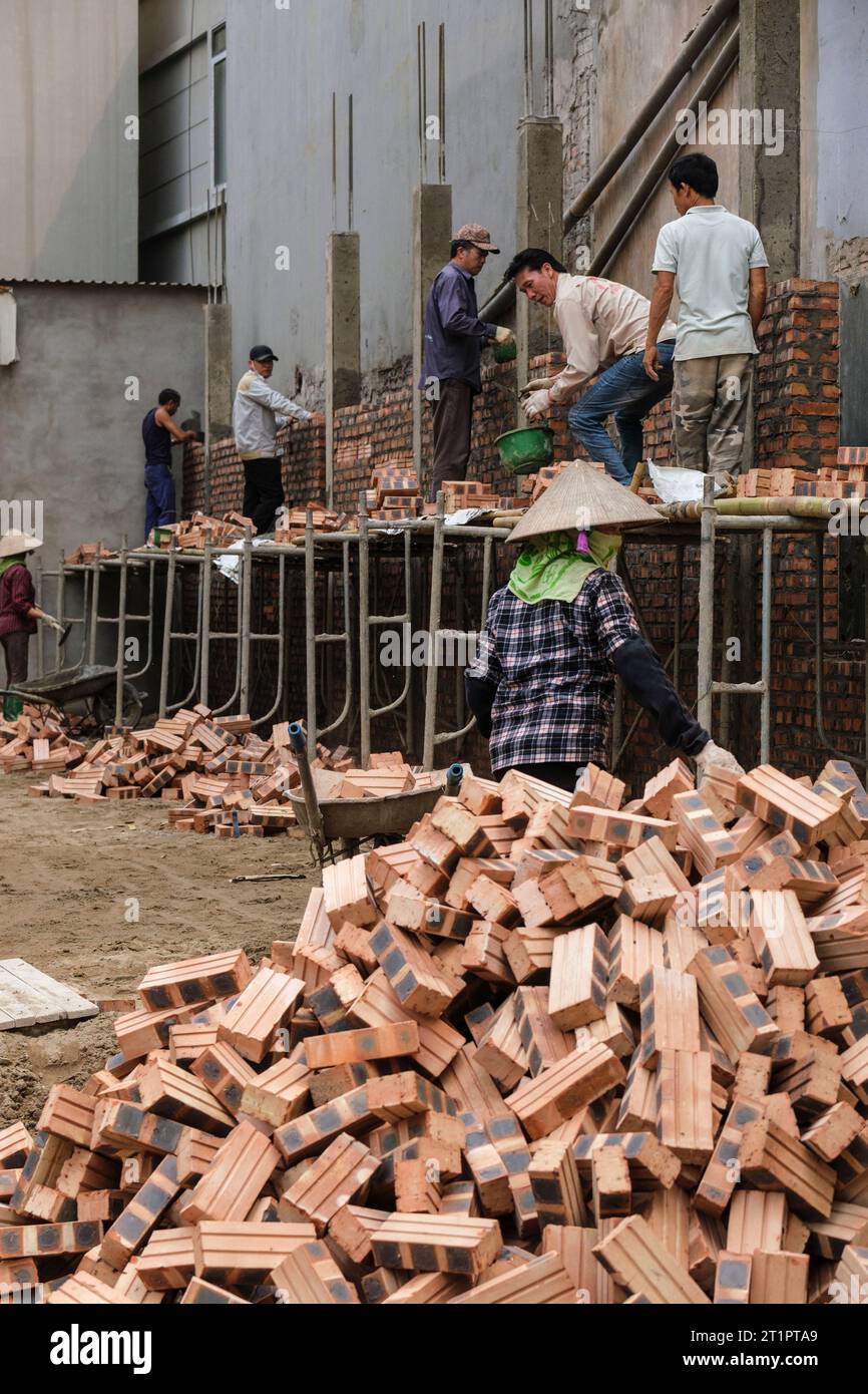Long Khe, provincia di Bac Ninh, Vietnam. Muratura muratura muro di una nuova casa. Foto Stock