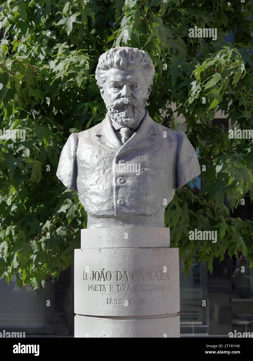 Monumento a Lisbona per D. João da Câmara (1852-1908), famoso drammaturgo e poeta portoghese. Foto Stock