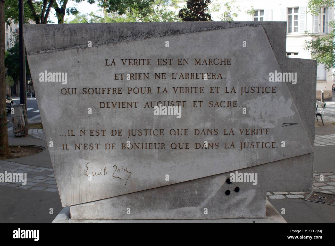 Un monumento a Émile Zola di Constantin Meunier Avenue Émile-Zola, XV arrondissement di Parigi Francia Foto Stock