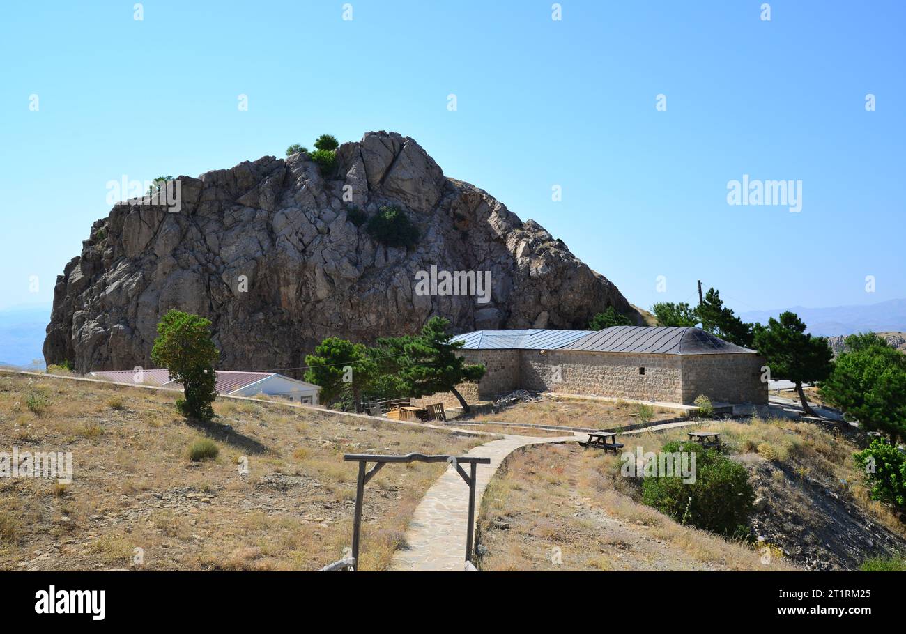 Rovine del monastero della Vergine Maria e insediamento del profeta Zulkuf a Ergani, Turchia. Foto Stock