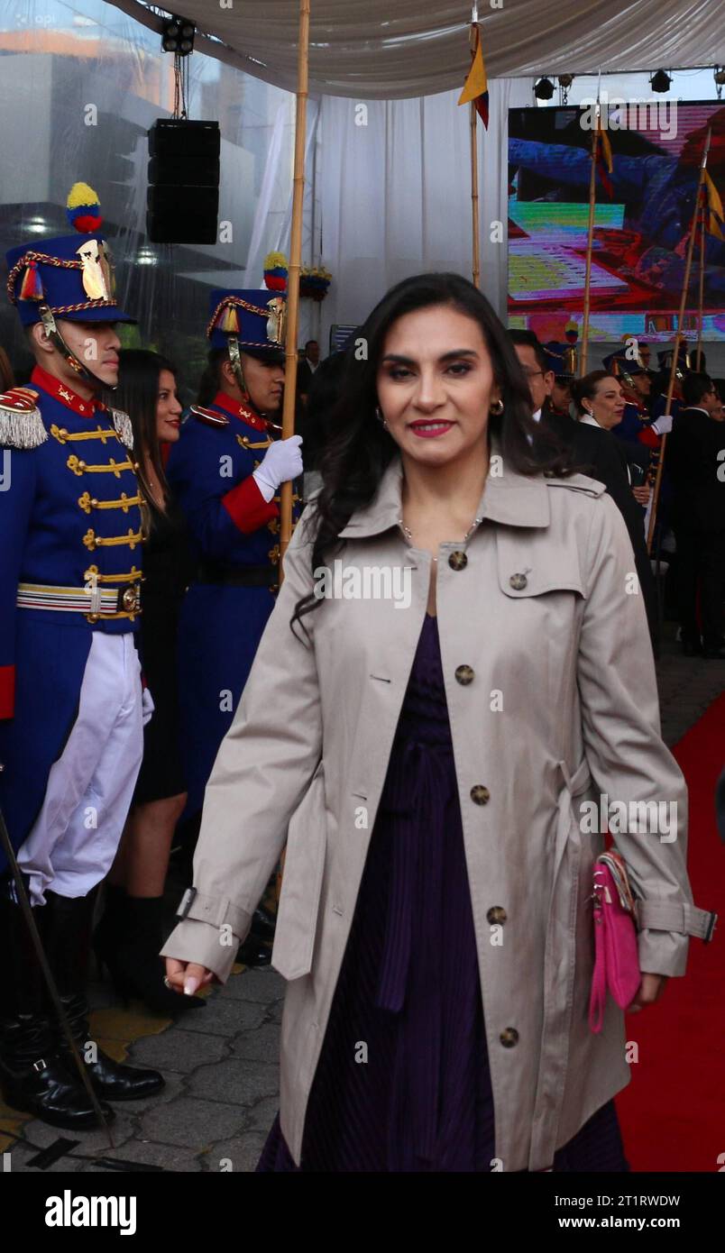 INAUGURACION-ELECCIONES-CNE Quito, domingo 15 de octubre del 2023 Inauguracion de las Elecciones Anticipadas de Presidente y Asambleistas, Segunda Vuelta, con la presencia del Presidente de la Republica y autoridades de Estado, en el Consejo Nacional Electoral. IT la grafica:Maria Veronica Abad , candidata a la Vicepresidencia Fotos:Rolando Enriquez/API Quito Pichincha Ecuador POL-INAUGURACIÃN-ELECCIONES-CNE-1c6273caad6fc0cd9792e12eea0d61f2 *** INAUGURAZIONE DELLE ELEZIONI del CNE Quito, domenica, 15 ottobre 2023 INAUGURAZIONE delle elezioni anticipate per IL Presidente e L'Assemblea dei membri, secondo turno Foto Stock