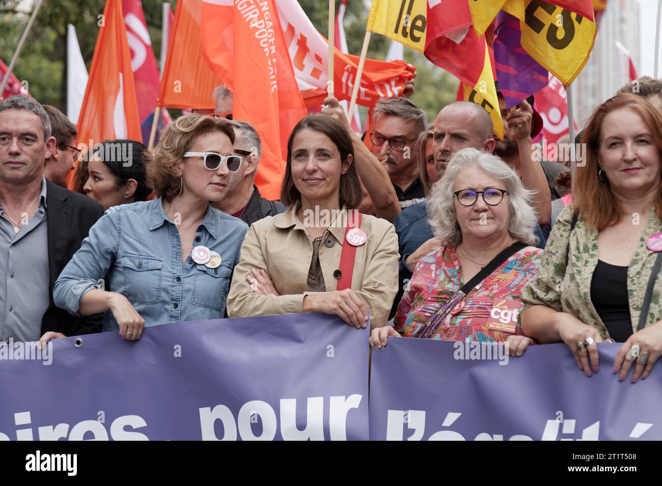 Parigi, Francia. 13 ottobre 2023. Marylise Leon, Sophie Binet e Murielle Guilbert partecipano alla manifestazione intersindacale a Parigi, in Francia Foto Stock