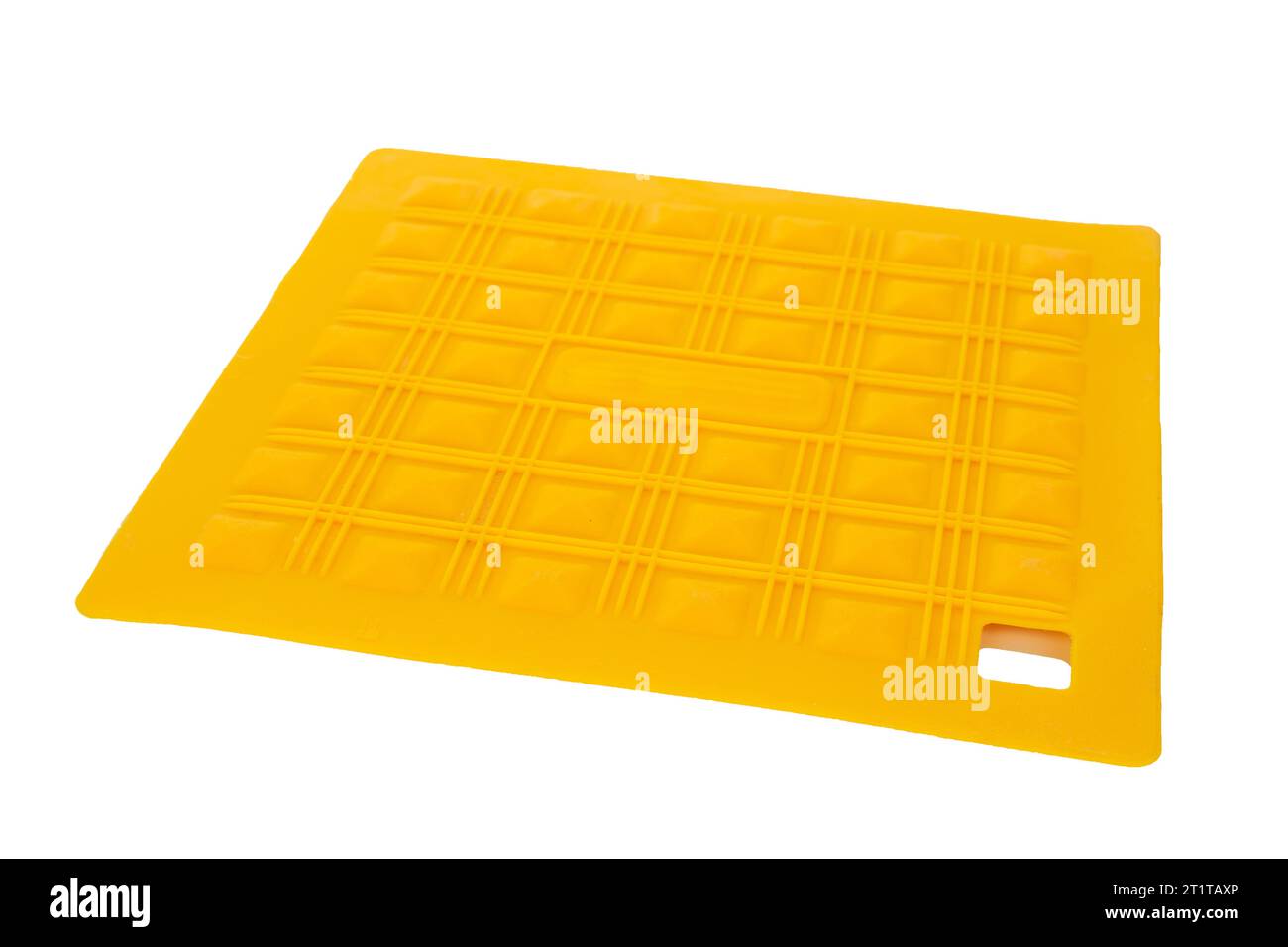 Un supporto per recipiente in silicone, macro, isolato su sfondo bianco. Foto Stock