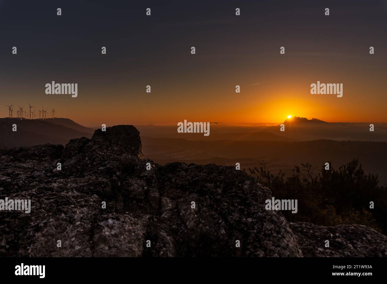 Montserrat come faro, vista dalla Serra de Rubió Foto Stock