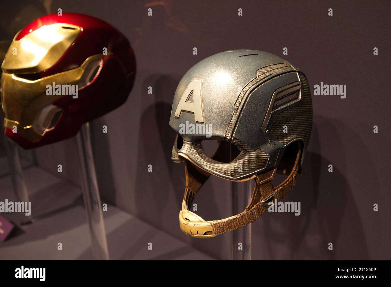 Casco Captain America alla mostra Disney100 Foto Stock