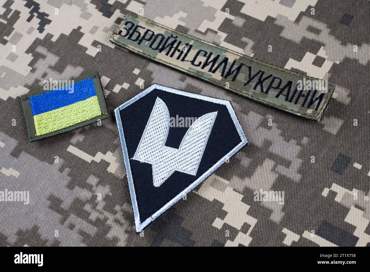 KIEV, UCRAINA - 6 ottobre 2022. Invasione russa in Ucraina 2022. Le forze operative speciali dell'esercito ucraino stemmi uniformi sul mimetizzazione Foto Stock