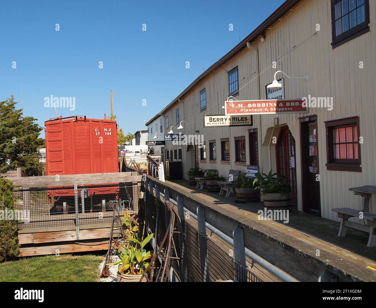 Scene dello storico impianto di lavorazione delle ostriche bivalvi del New Jersey sulla costa della baia di Delaware. Foto Stock